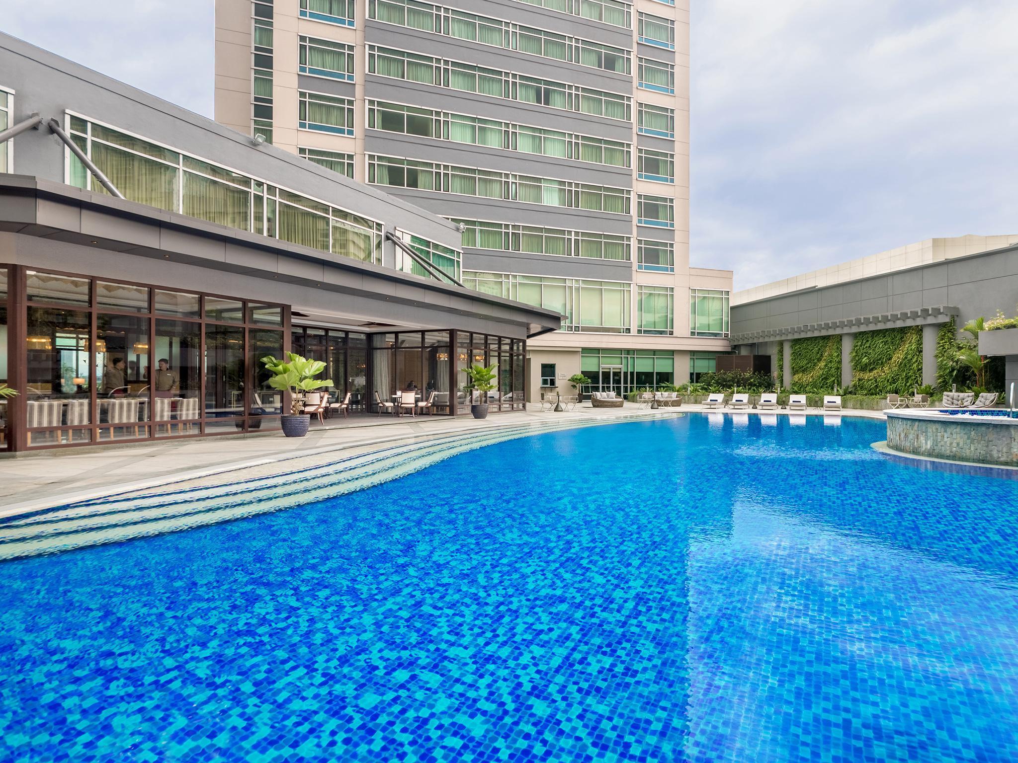 Hotel Ascott Makati Manila Exterior foto